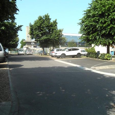 Hotel L'Amandier Nanterre Eksteriør billede