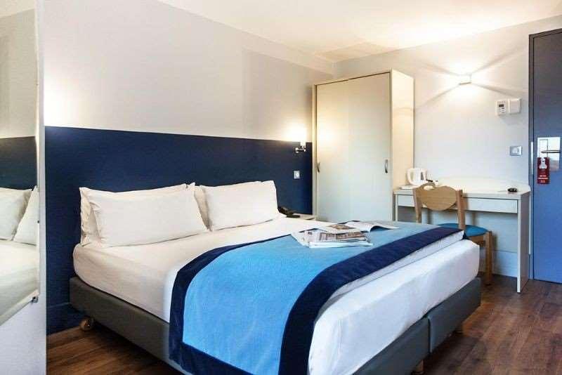 Hotel L'Amandier Nanterre Værelse billede