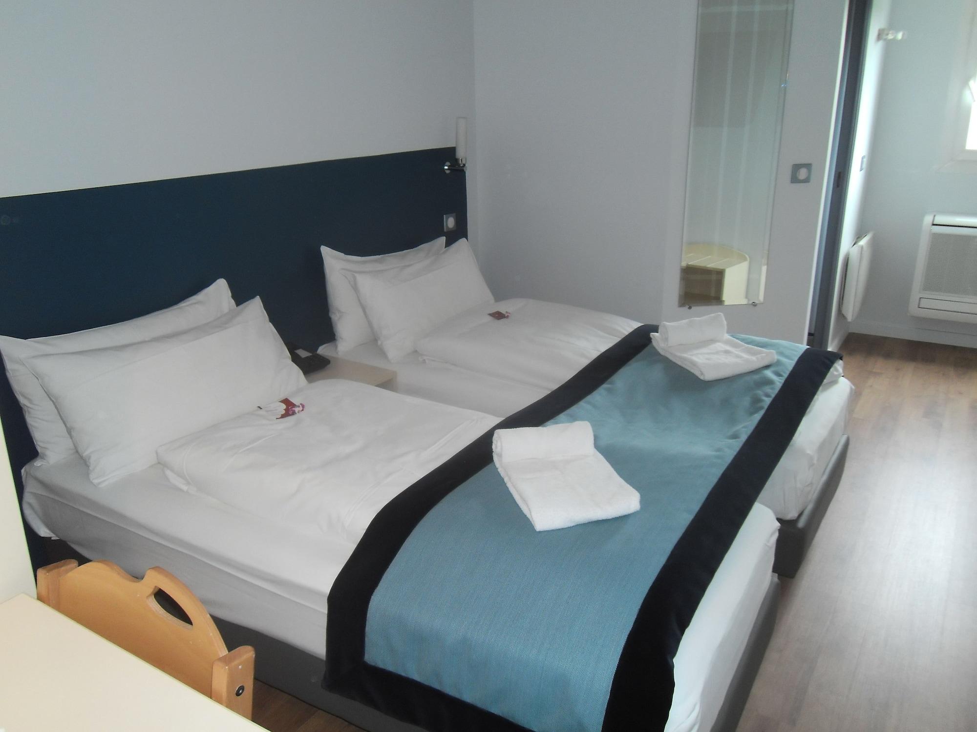 Hotel L'Amandier Nanterre Eksteriør billede