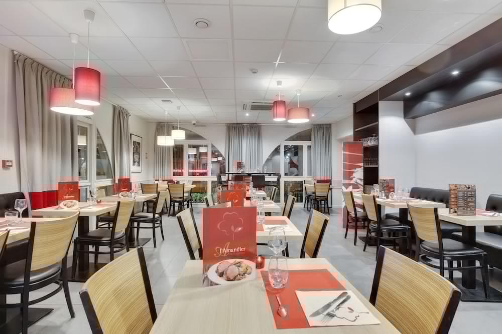 Hotel L'Amandier Nanterre Eksteriør billede