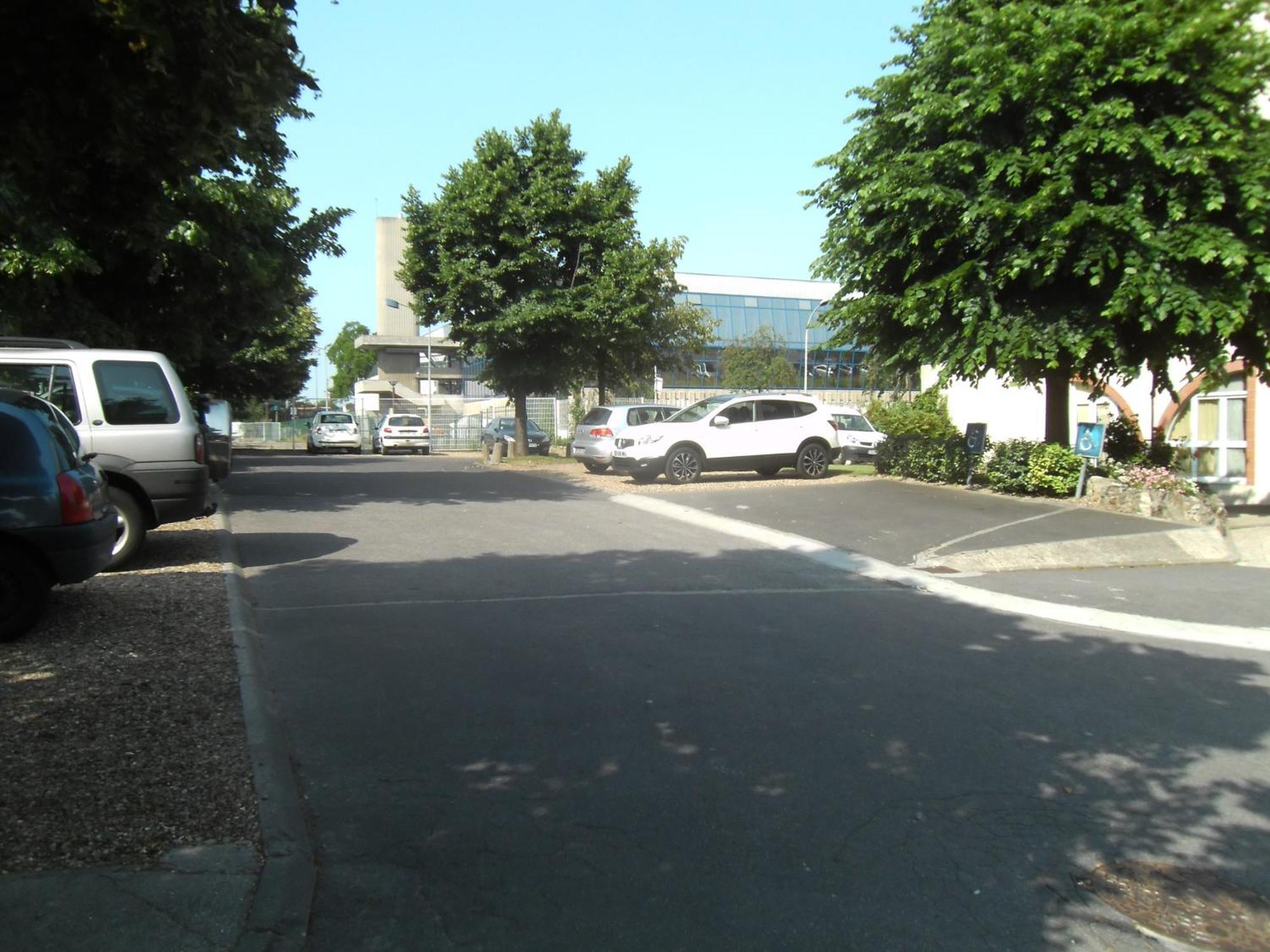Hotel L'Amandier Nanterre Eksteriør billede
