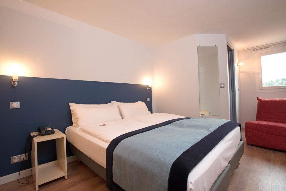 Hotel L'Amandier Nanterre Eksteriør billede